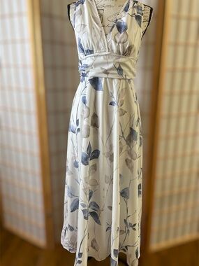 White & Blue Floral Maxi Dress Flowy Lightweight Lined Boutique Dress
